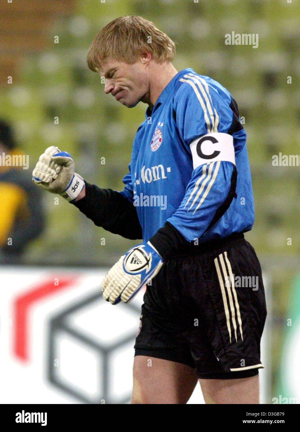 Bayern Goalkeeper Oliver Kahn during the Match Editorial Image - Image of  football, club: 188541545