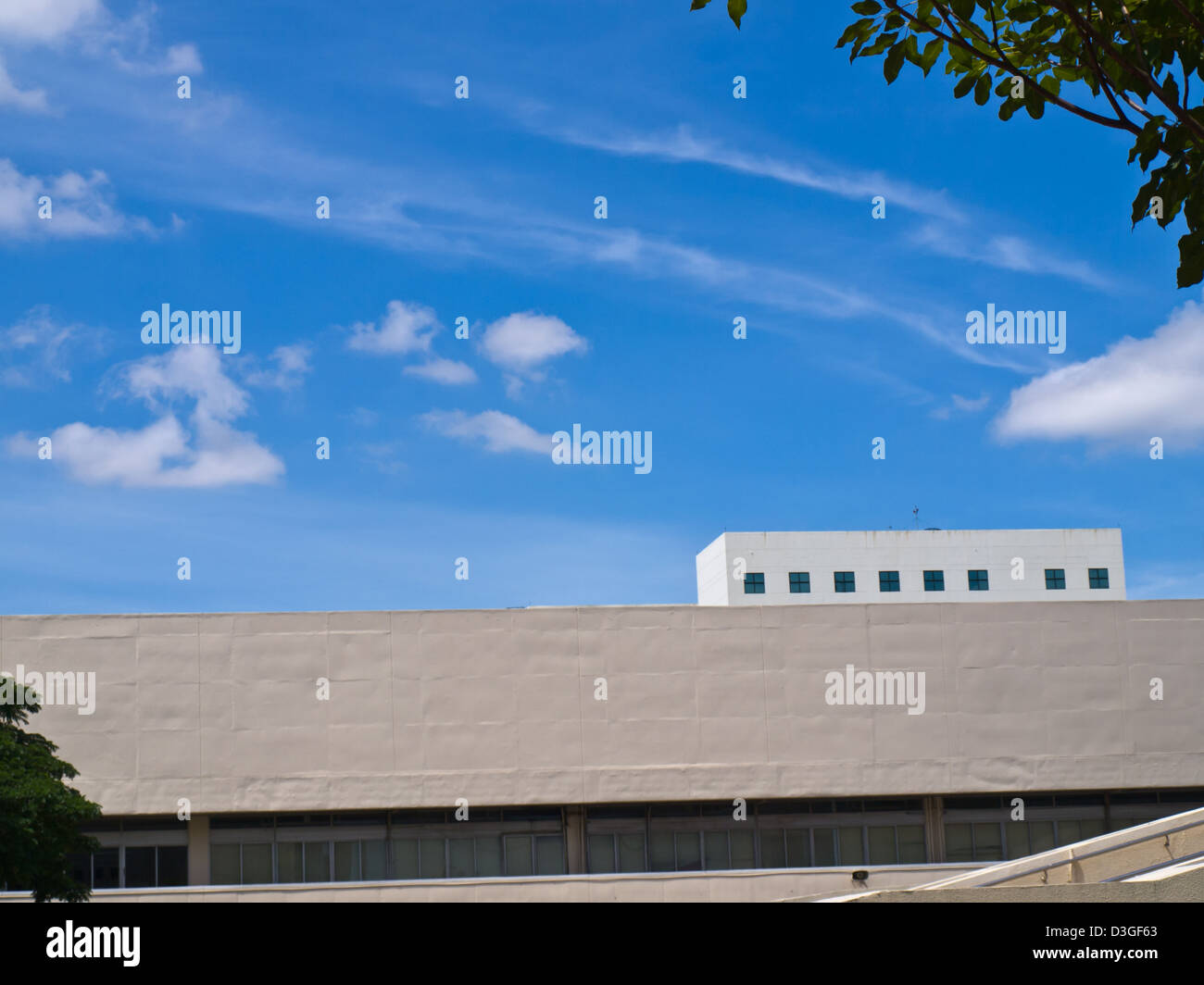 White wall and blue sky Stock Photo - Alamy