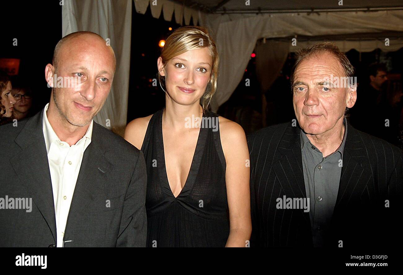 (dpa) - Director Oliver Hirschbiegel and actors Alexandra Maria Lara and Bruno Ganz celebrate at a party of the Export-Union of German Film after the premiere of their new movie 'The Downfall - Hitler and the End of the Third Reich' at the Film Festival in Toronto, Canada, 14 September 2004. Stock Photo