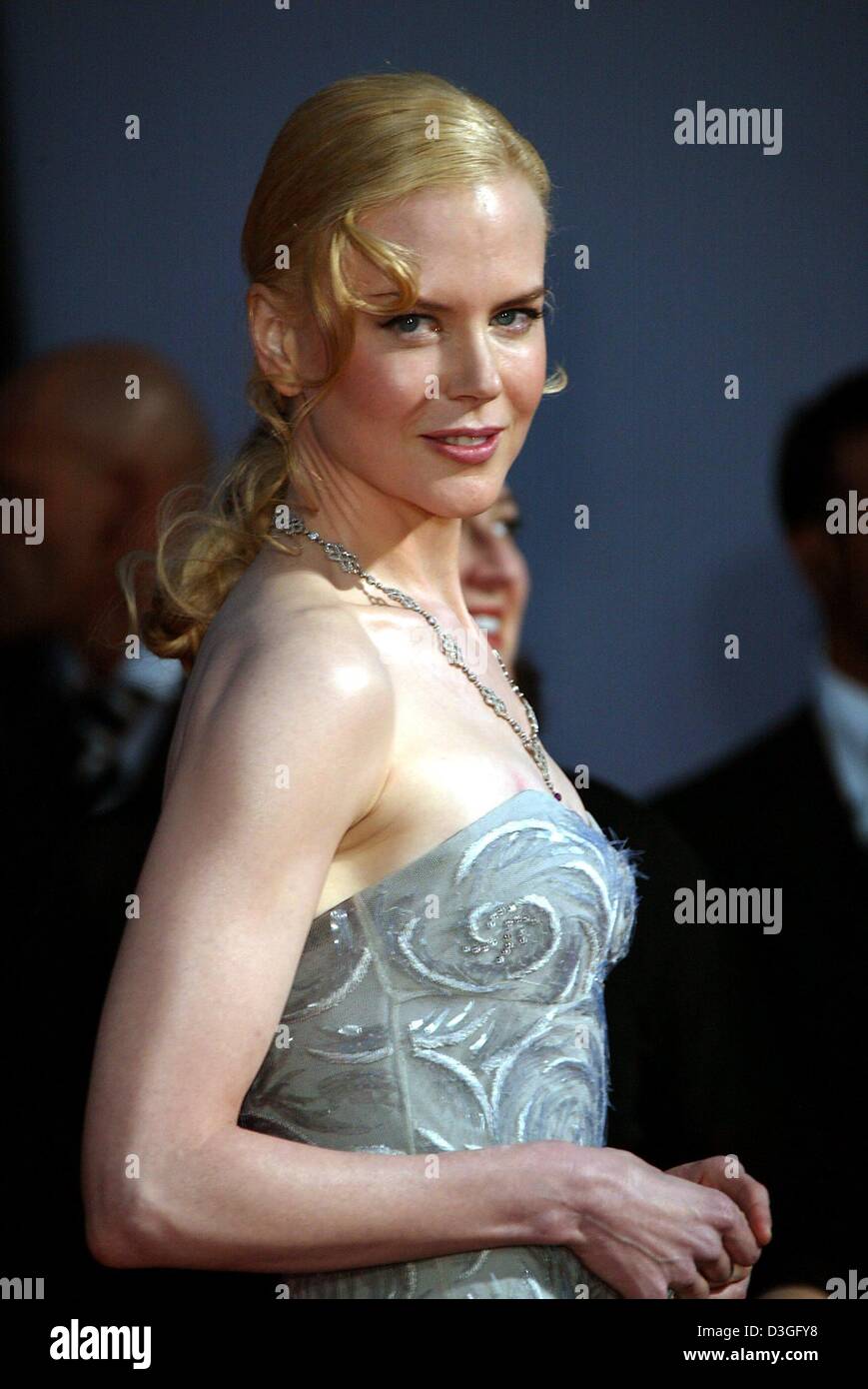 (dpa) - Australian actress Nicole Kidmann arrives to the premiere of her latest film called 'Birth' at the Film Festival in Venice, Italy, 8 September 2004. Stock Photo
