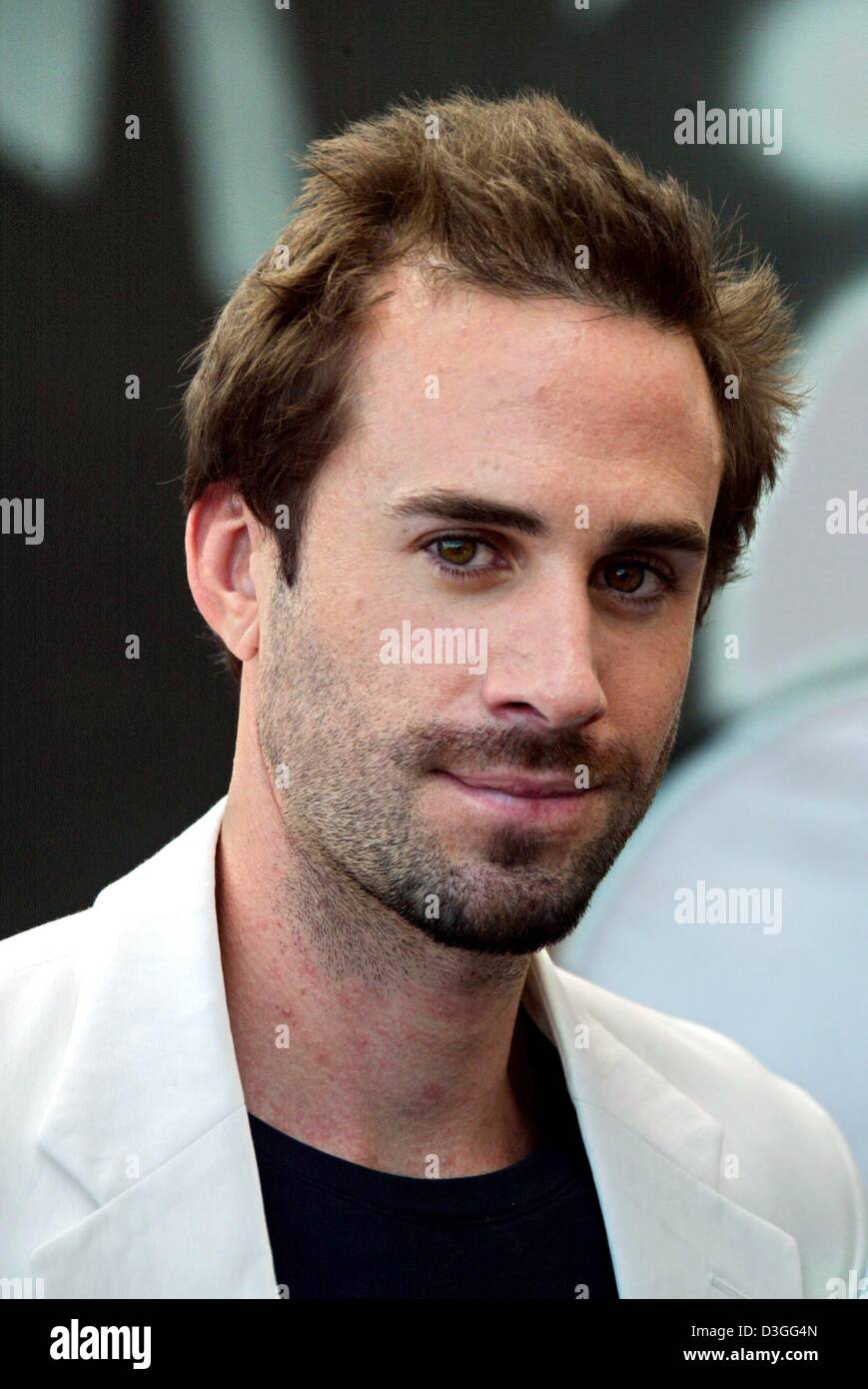 Joseph Fiennes’s Instagram, Twitter & Facebook on IDCrawl