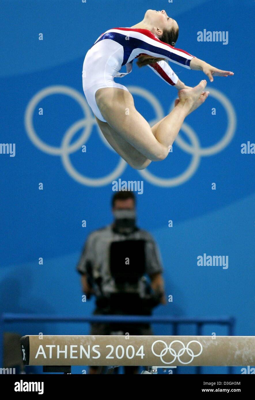 (dpa) Carly Patterson from the USA performs during the Women's