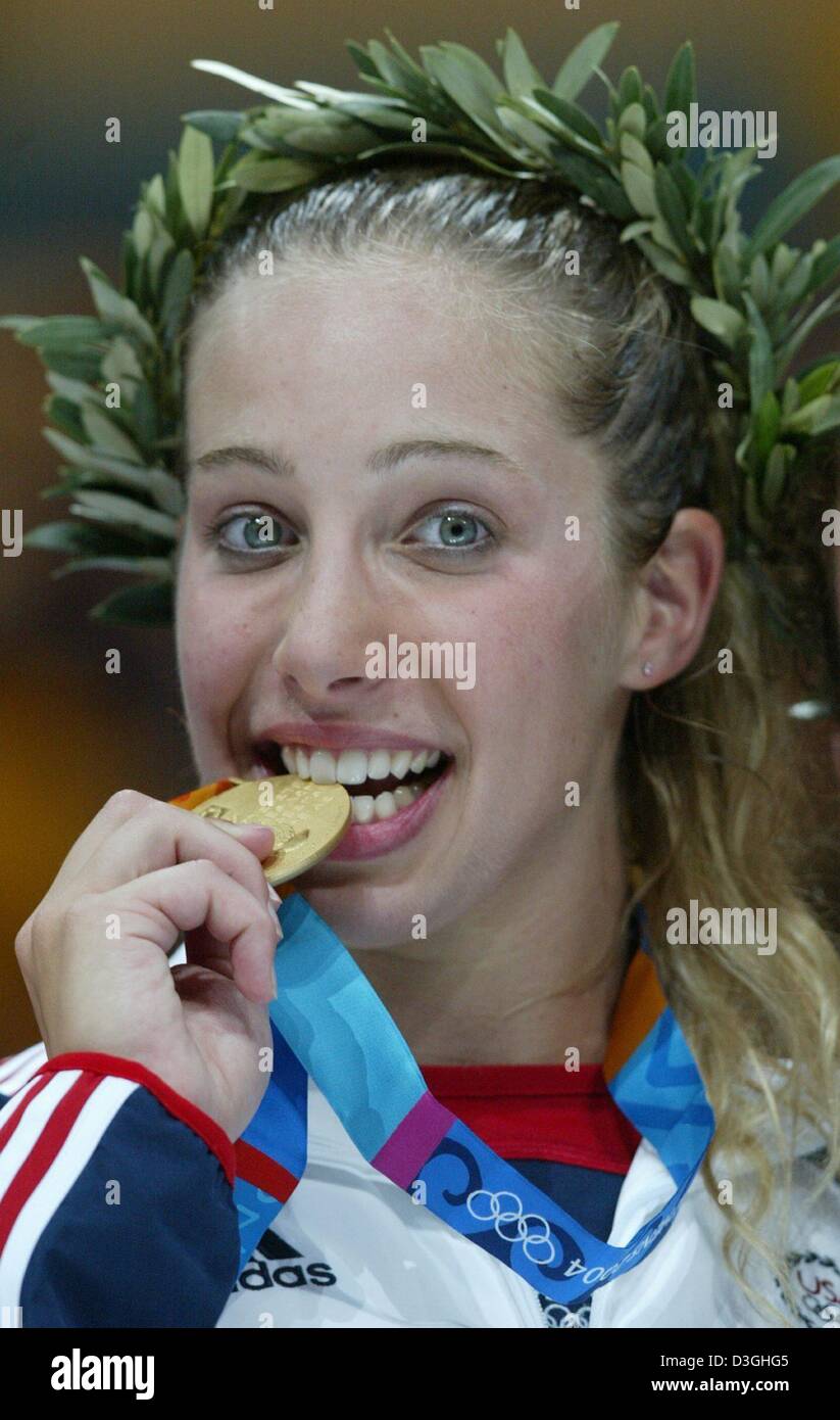 Gold medal-winning US Women's Gymnast Mckayla Maroney at Grove to appear on  entertainment news show 'Extra' West Hollywood Stock Photo - Alamy, image size:823x1390