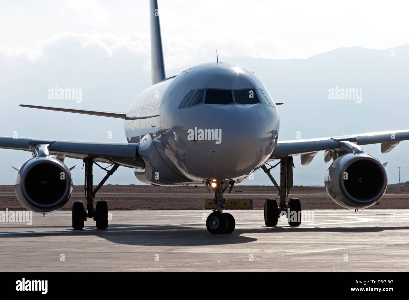 airbus 319 taxi taxiing departing Lan Chile Stock Photo