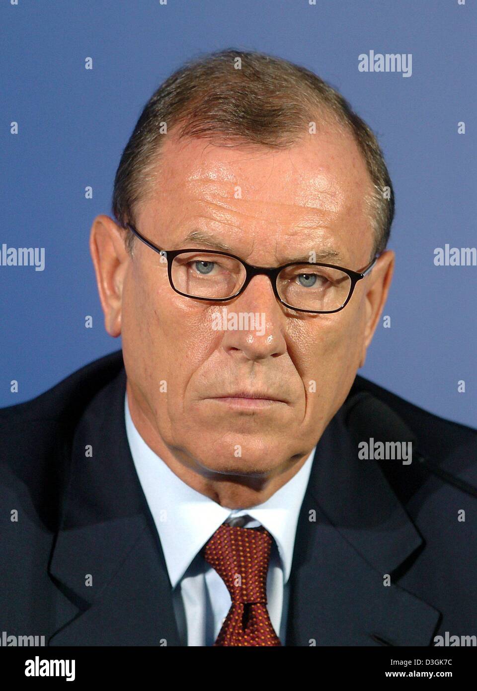 (dpa) - DaimlerChrysler Chief Executive Officer, Juergen Schrempp, pictured during a press conference in Stuttgart, Germany, 23 July 2004. Stock Photo