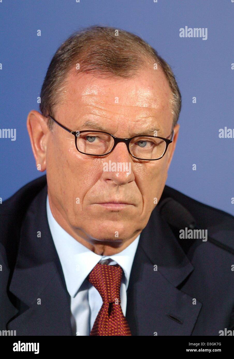 (dpa) - DaimlerChrysler Chief Executive Officer, Juergen Schrempp, pictured during a press conference in Stuttgart, Germany, 23 July 2004. Stock Photo