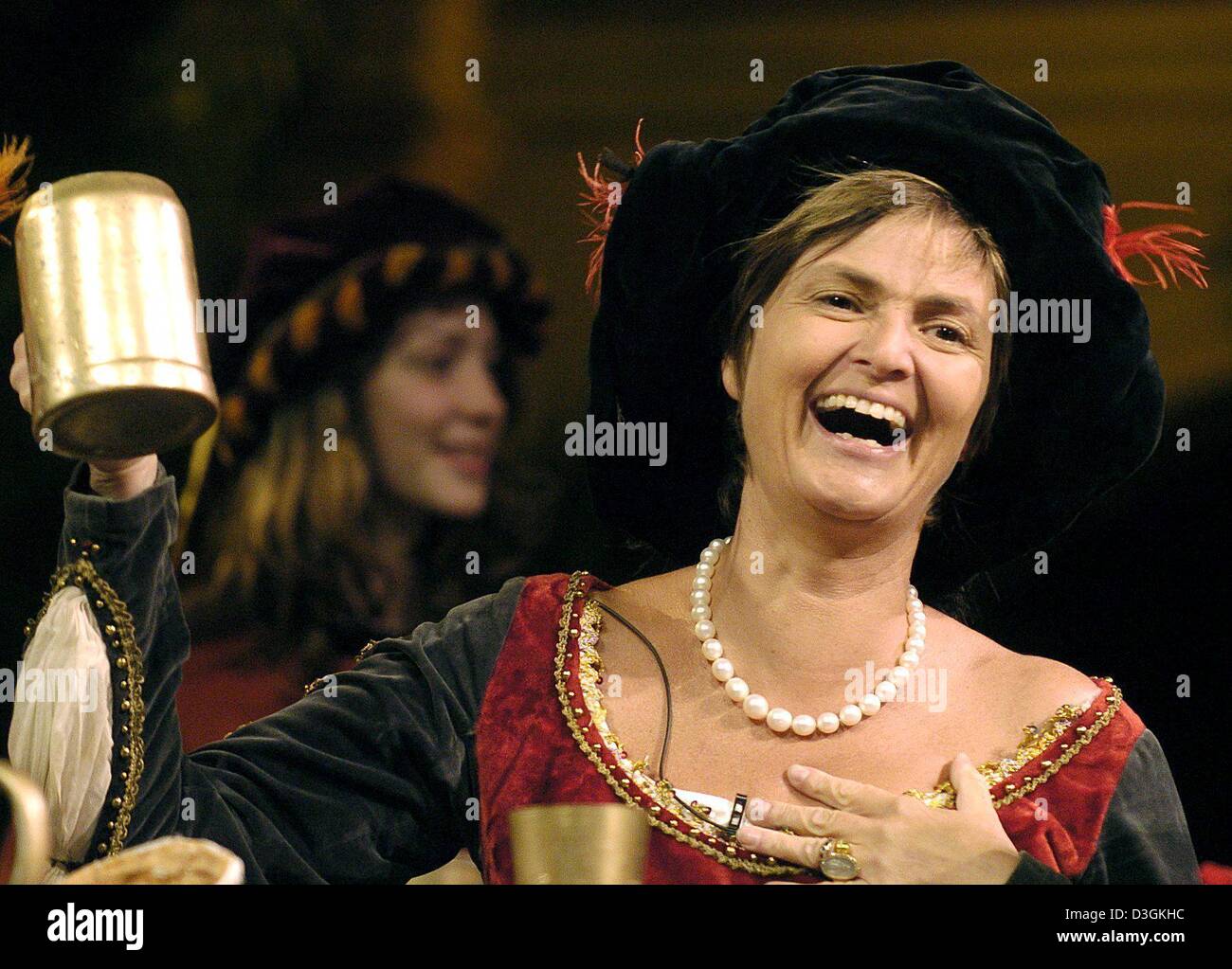 (dpa) - Duchess Gloria von Thurn und Taxis performs on stage during the final rehearsal of the theatre play 'Jedermann' in Regensburg, Germany, 15 July 2004. The play is set to open the second 10-day-long Music and Theatre Festival at the Thurn und Taxis castle the following day. The 'Jerdermann' play by Hugo von Hofmannsthal will also feature the duchess and her children in suppor Stock Photo