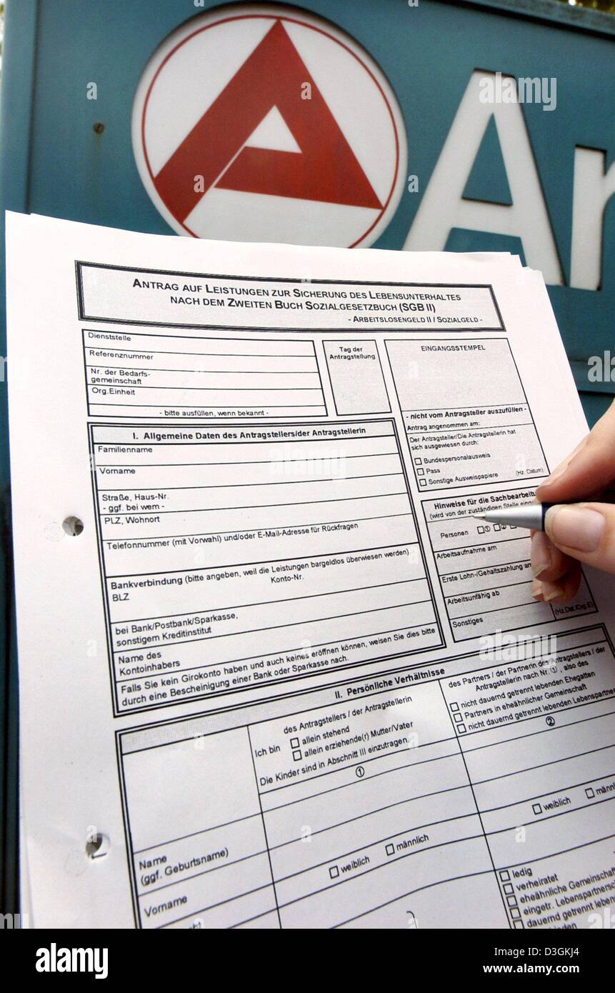Dpa In A Symbolic Gesture A Person Fills Out The New Forms For