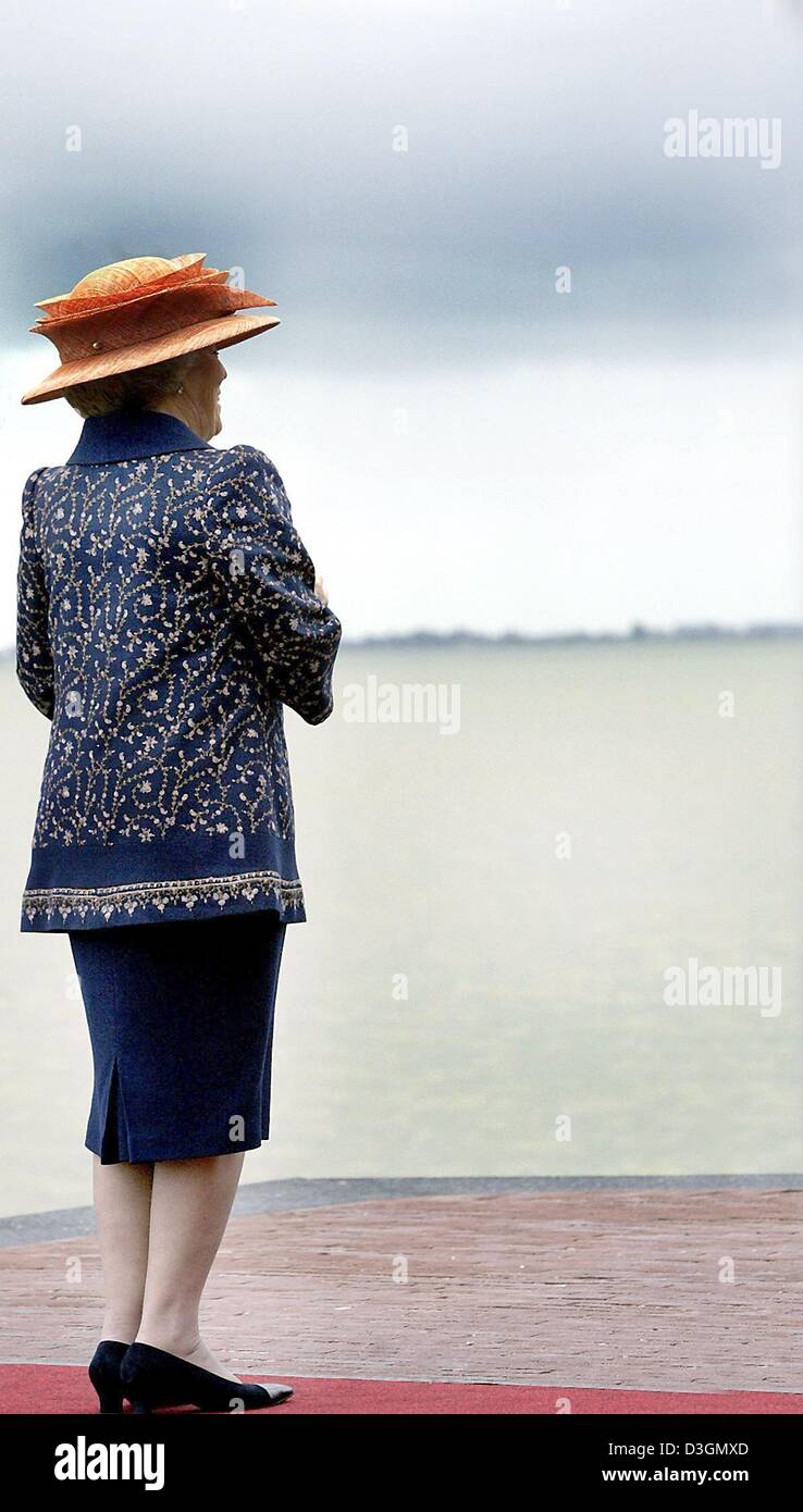 Dutch queen beatrix centre hi-res stock photography and images - Alamy