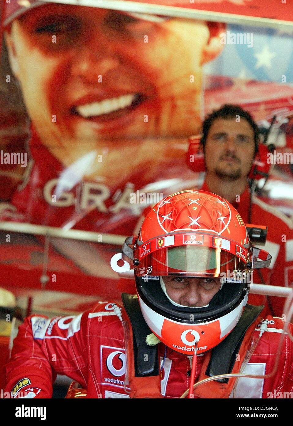 Michael schumacher 2004 helmet hi-res stock photography and images - Alamy