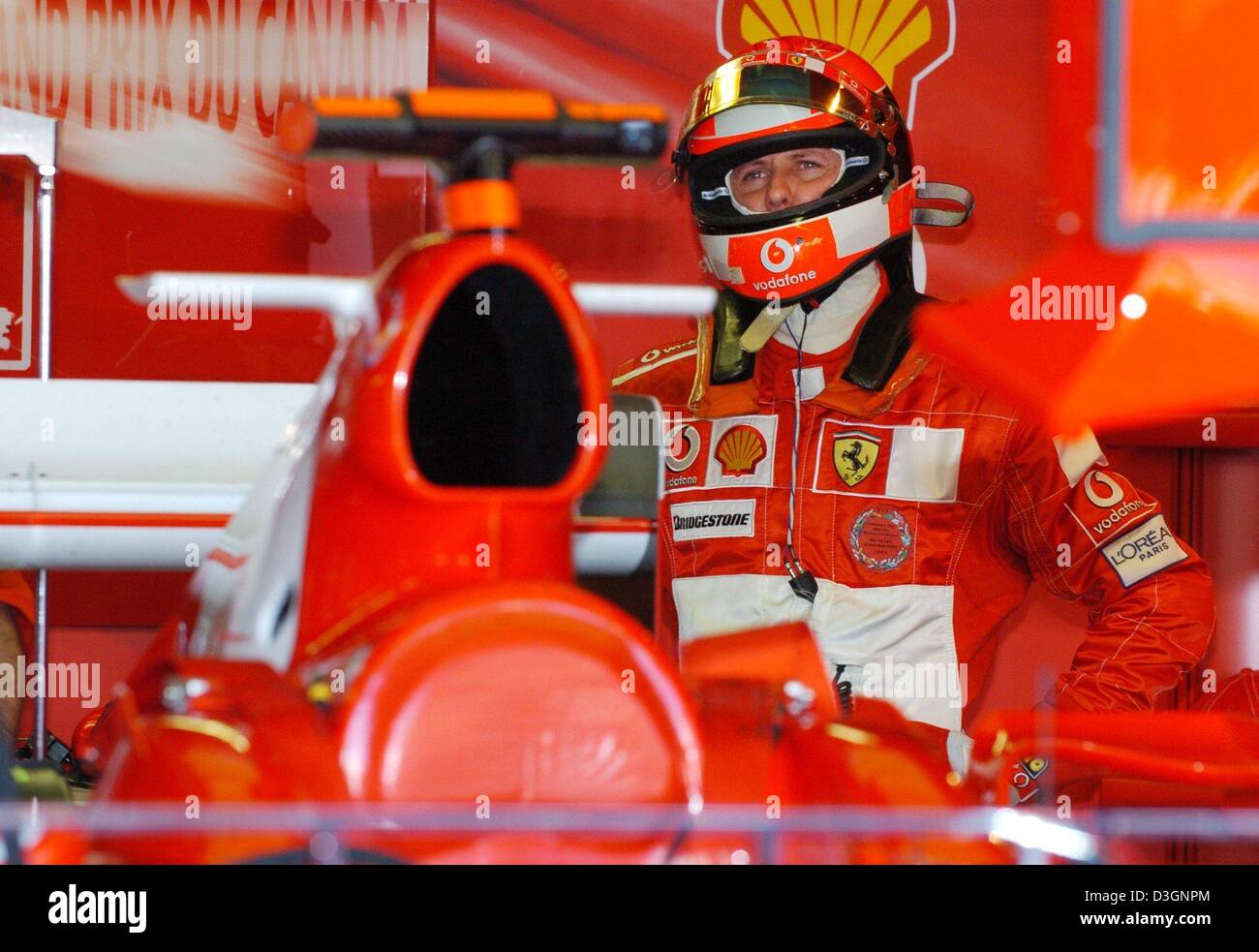 Michael schumacher 2004 helmet hi-res stock photography and images - Alamy