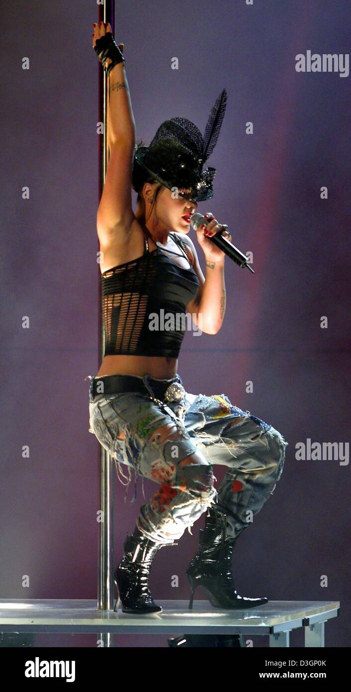 Pink 2004 P Nk 2004