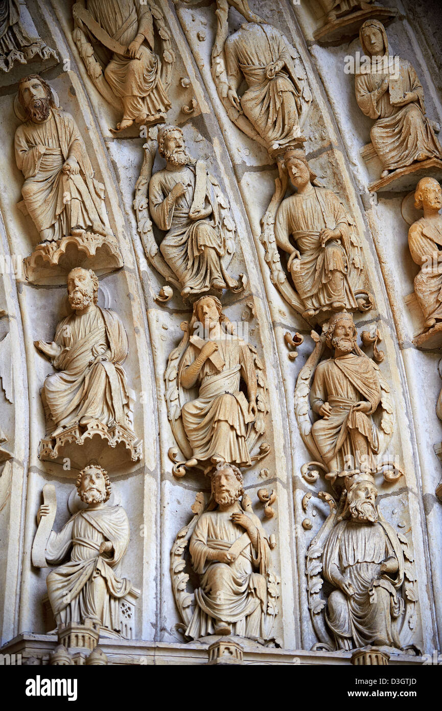 North Porch, Central Portal, Right Archivolts c. 1194-1230. Cathedral of  Chartres, France Stock Photo - Alamy