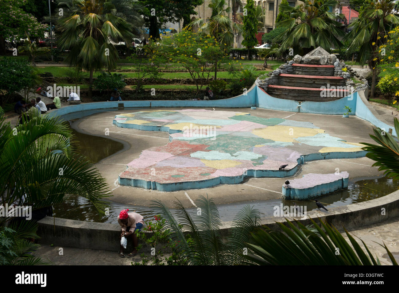 Africashaped fountain, Uhuru gardens, Mombasa, Kenya Stock Photo Alamy
