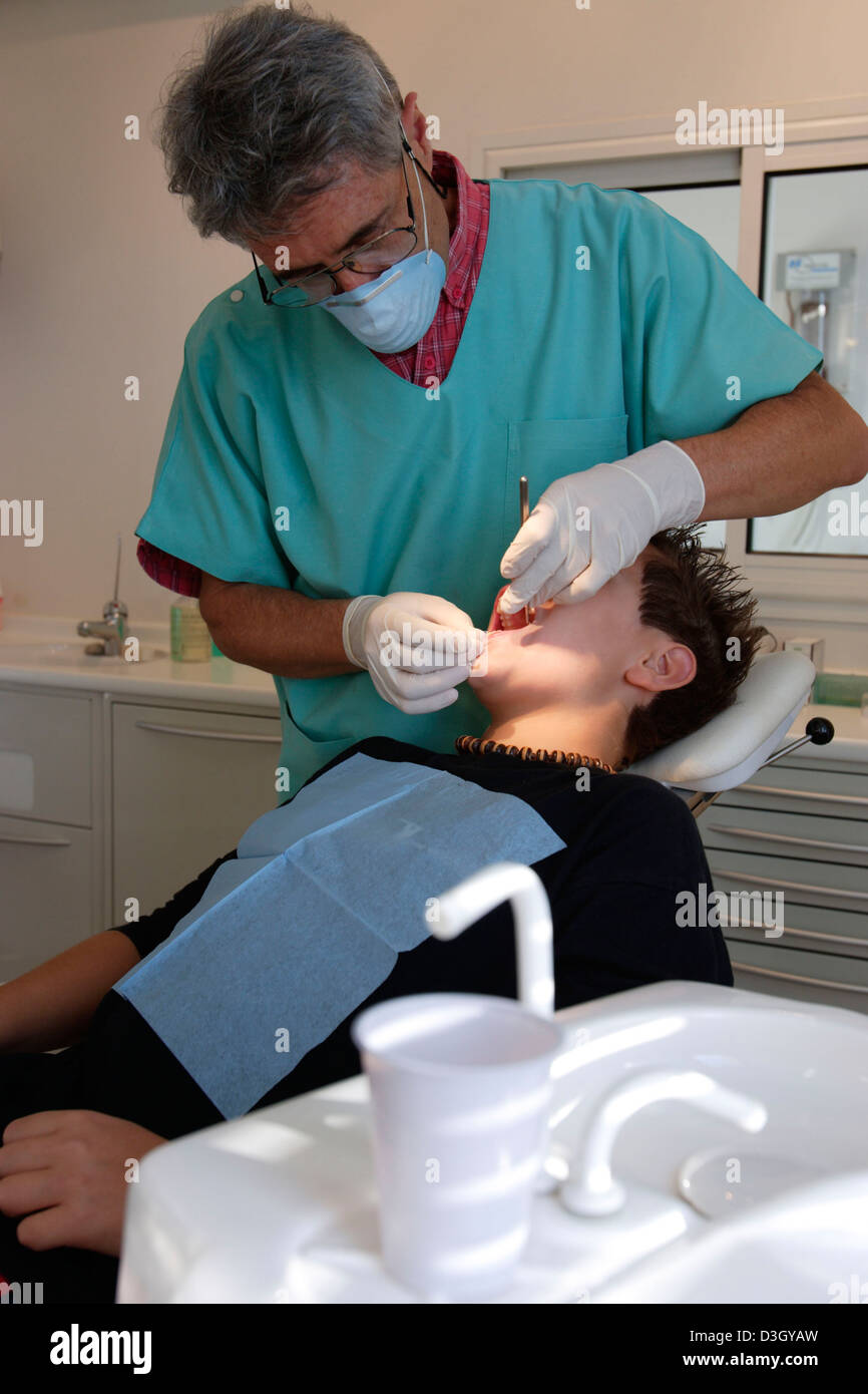 DENTAL CARE, ADOLESCENT Stock Photo Alamy