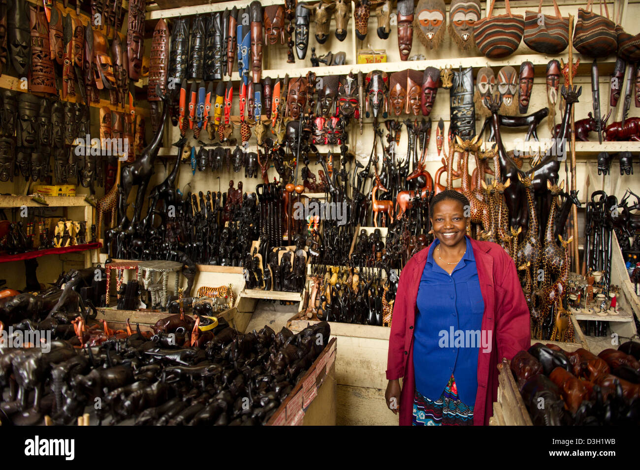 Craft shop, City market, Nairobi, Kenya Stock Photo Alamy