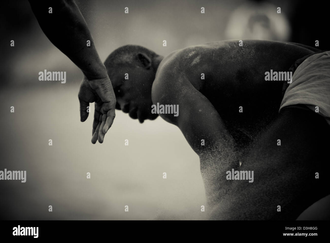 Senegalese wrestlers in Dakar training in the sand Stock Photo - Alamy