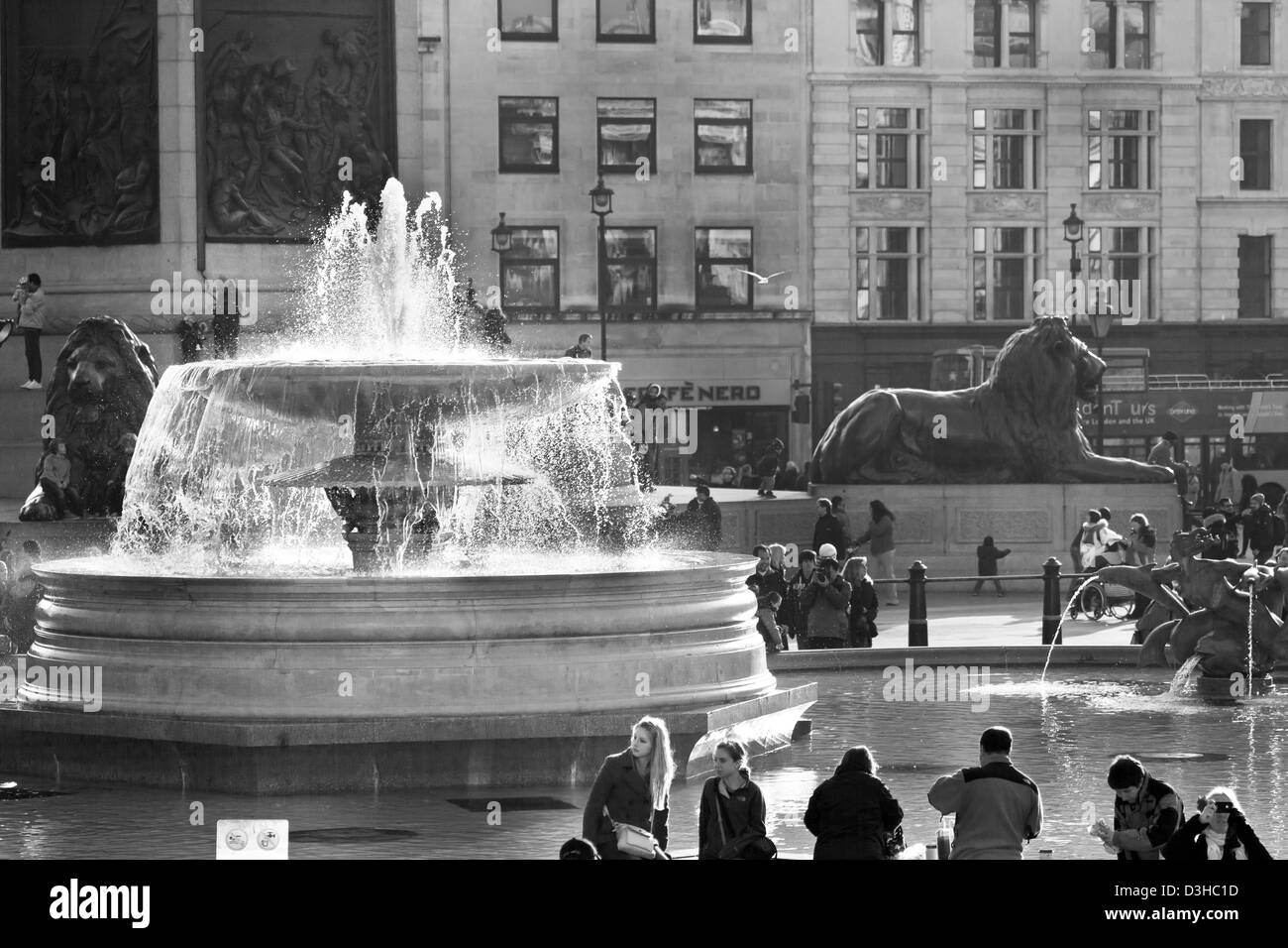 London Fountains in Trafalgar Square Stock Photo Alamy