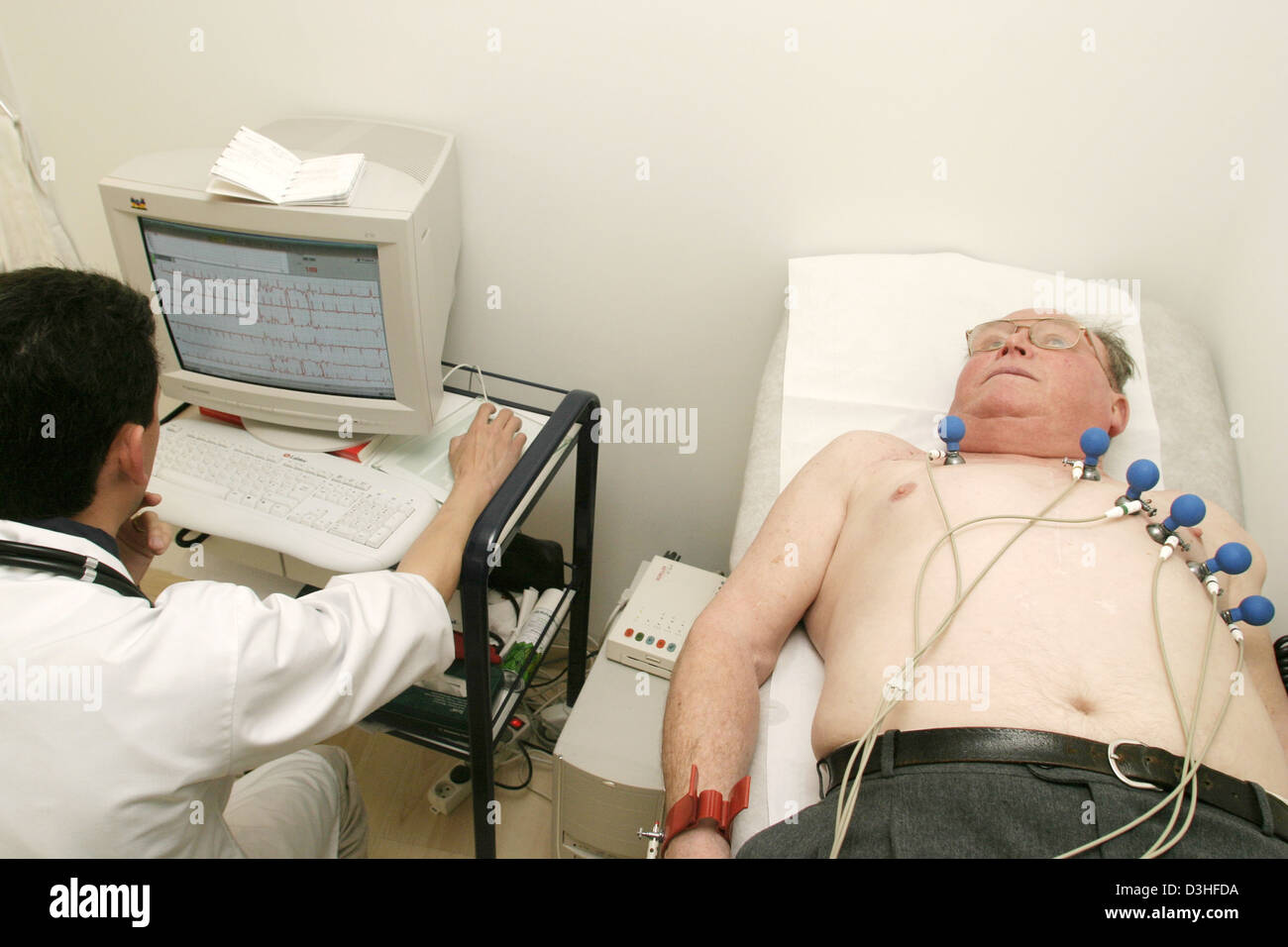 MONITORING A PACEMAKER Stock Photo Alamy