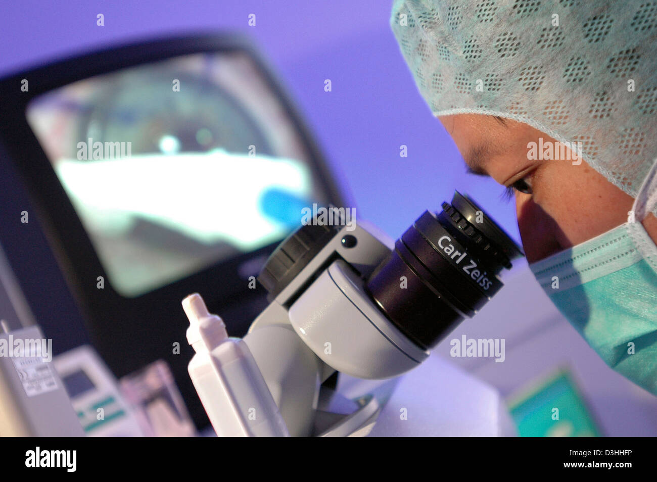 Eye close up human microscope hi-res stock photography and images - Alamy