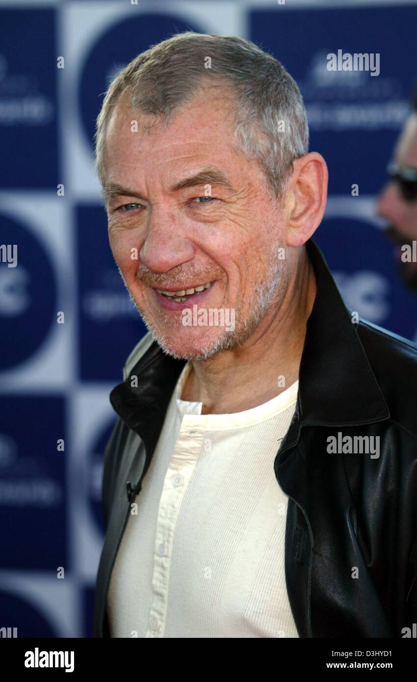 (dpa) - British actor  Sir Ian McKellen smiles on his arrival at the Independent Spirit Awards in Santa Monica, California, USA, 28 February 2004. Stock Photo