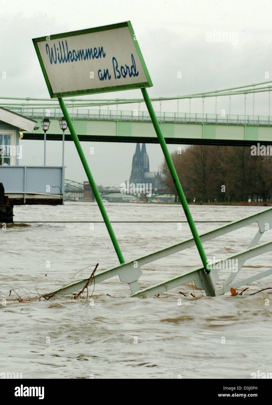 Level water board hi-res stock photography and images - Alamy