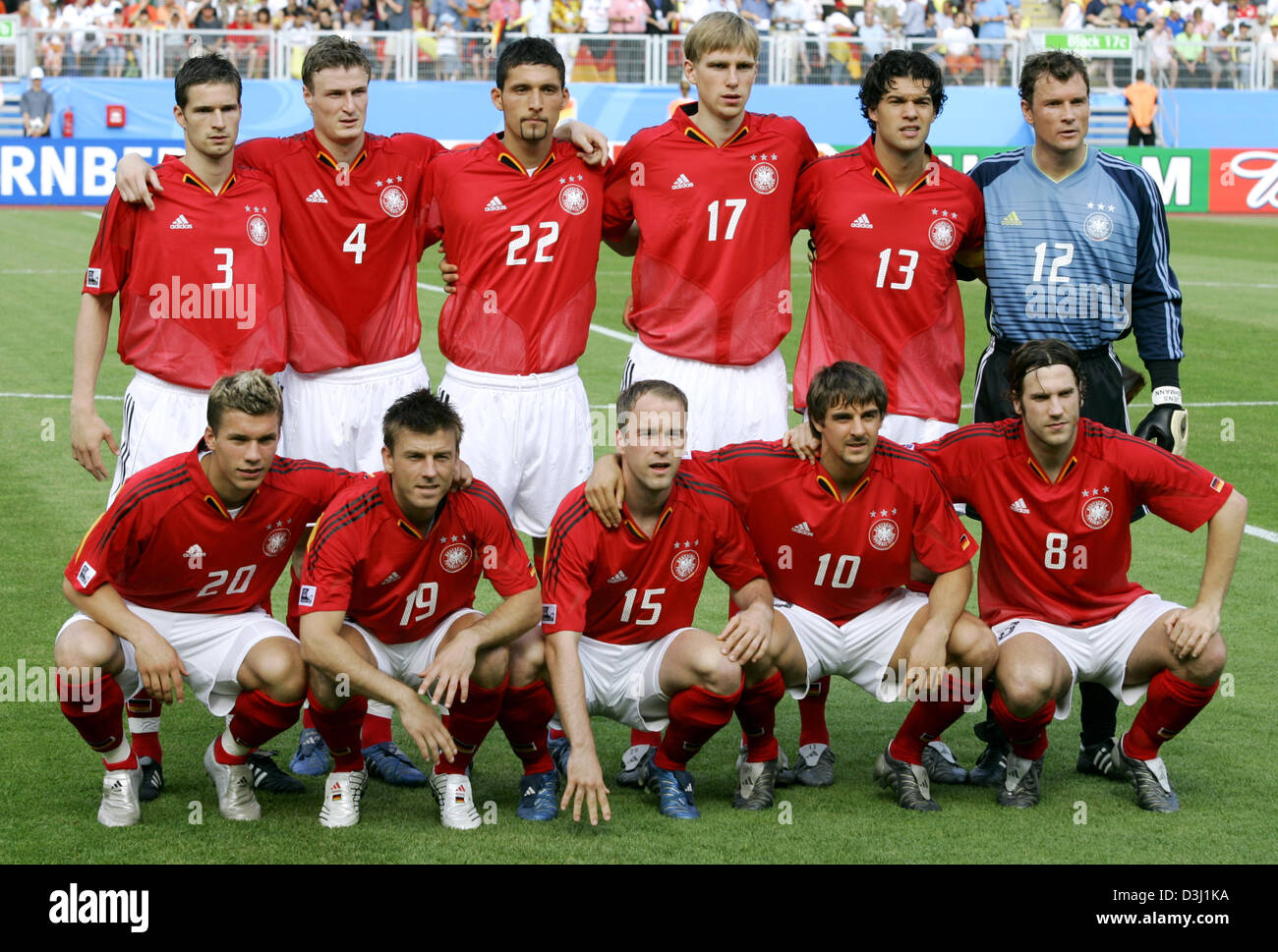 (dpa) The picture shows the German soccer team prior to the semi
