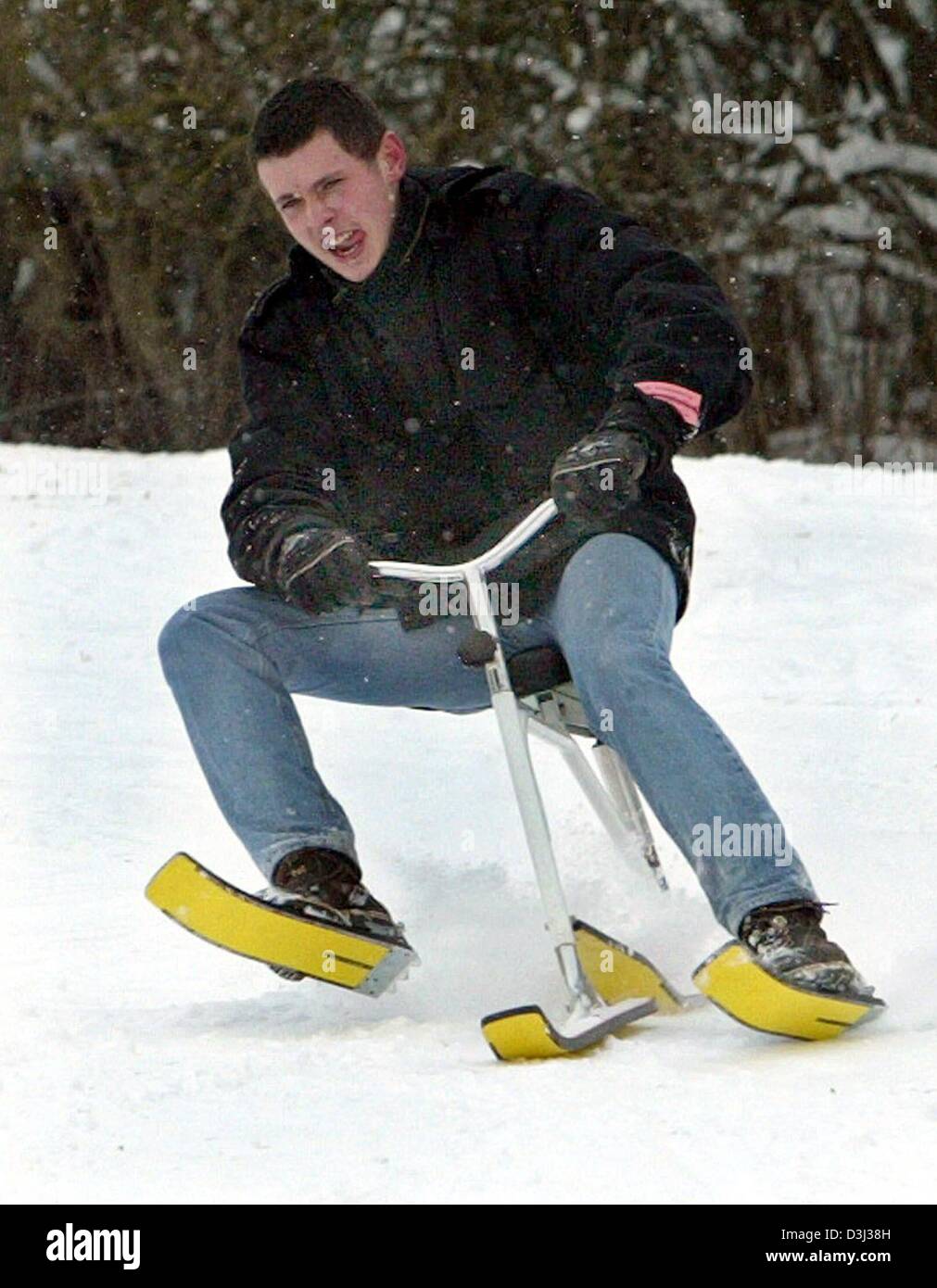 Skibob hi-res stock photography and images - Alamy