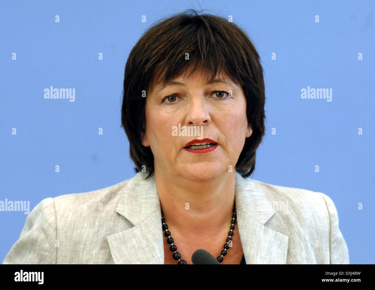 (dpa) - German Minister of Health, Ulla Schmidt (SPD), pictured during the introduction of the pharmaceutical products report 2005 of the health insurance 'Gmuender Erzatzkasse' at a press conference in Berlin, Germany, 14 June 2005. Stock Photo
