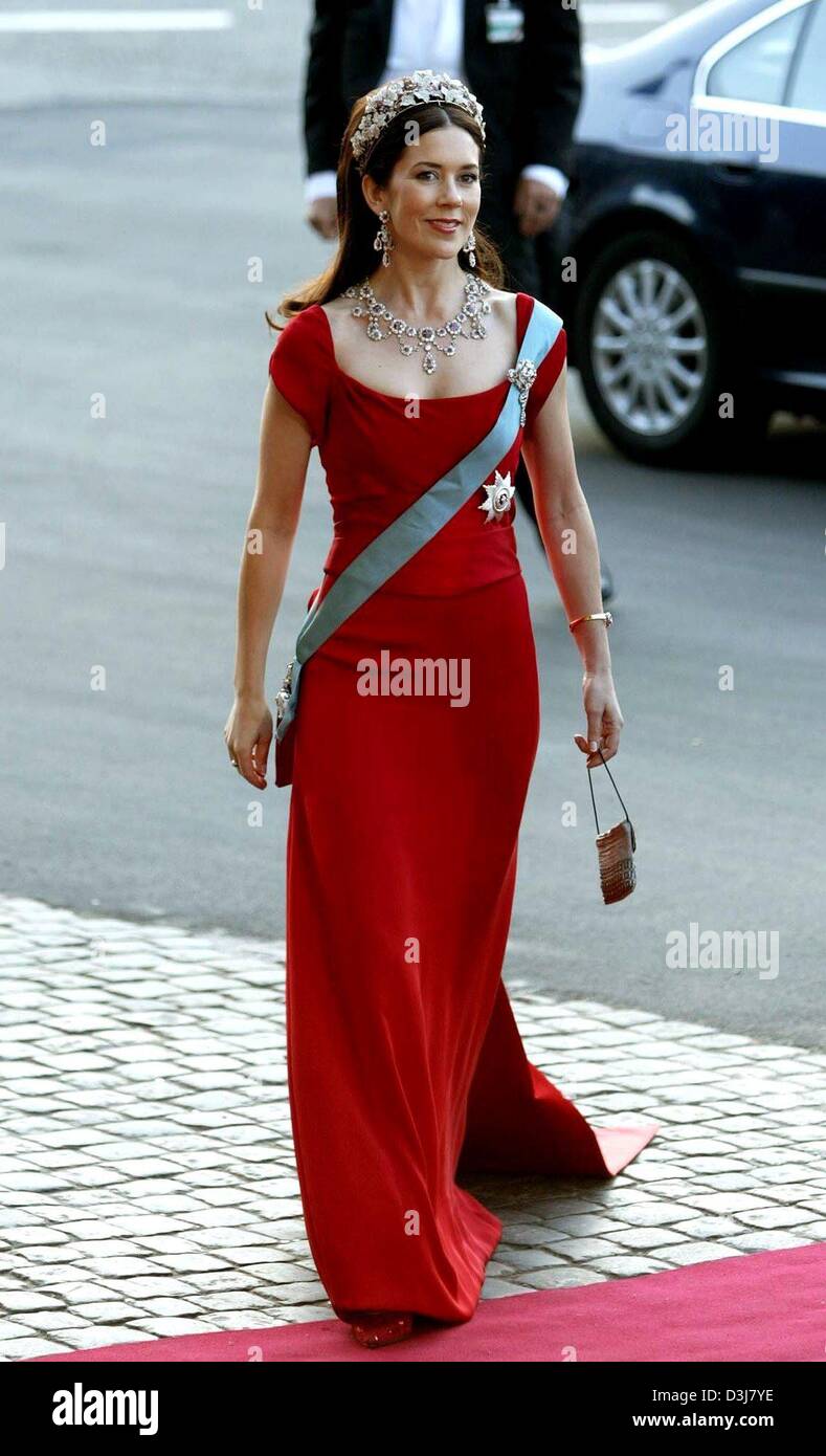 open lace back dress Mary Red Long Sleeve Mini Dress main image 0