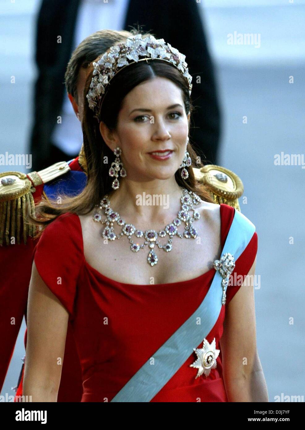 (dpa) - On the eve of her wedding day Mary Donaldson, the Australian fiancee of Crown Prince Frederik of Denmark, arrives for a gala at the Royal Theatre in Copenhagen, Denmark, 13 May 2004. Stock Photo