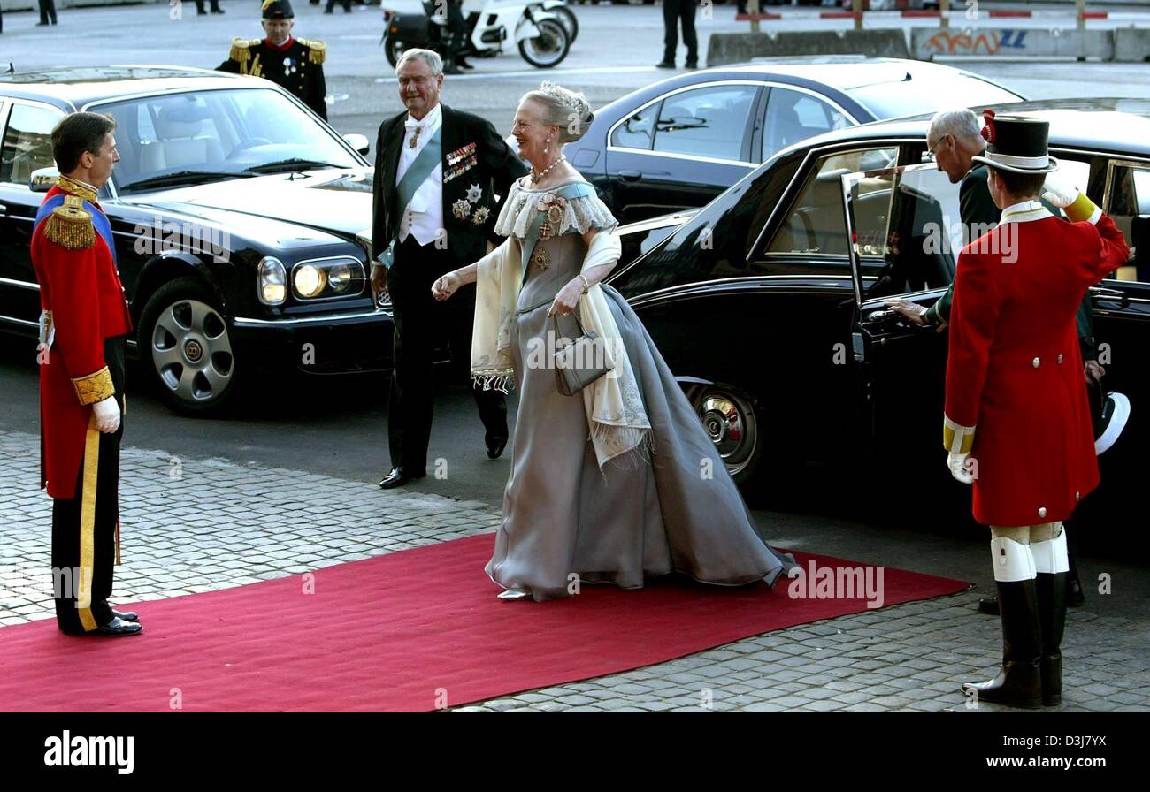 (dpa) - On the eve of the wedding of her son, Crown Prince Frederik of Denmark, and Mary Donaldson, Queen Margrethe II. of Denmark arrives for a gala at the Royal Theatre in Copenhagen, Denmark, 13 May 2004. Stock Photo
