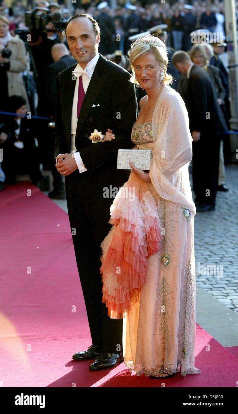(dpa) - On the eve of the wedding of Crown Prince Frederik of Denmark and Mary Donaldson, Princess Astrid of Belgium and her husband Prince Lorenz Archduke of Austria arrive for a gala at the Royal Theatre in Copenhagen, Denmark, 13 May 2004. Stock Photo