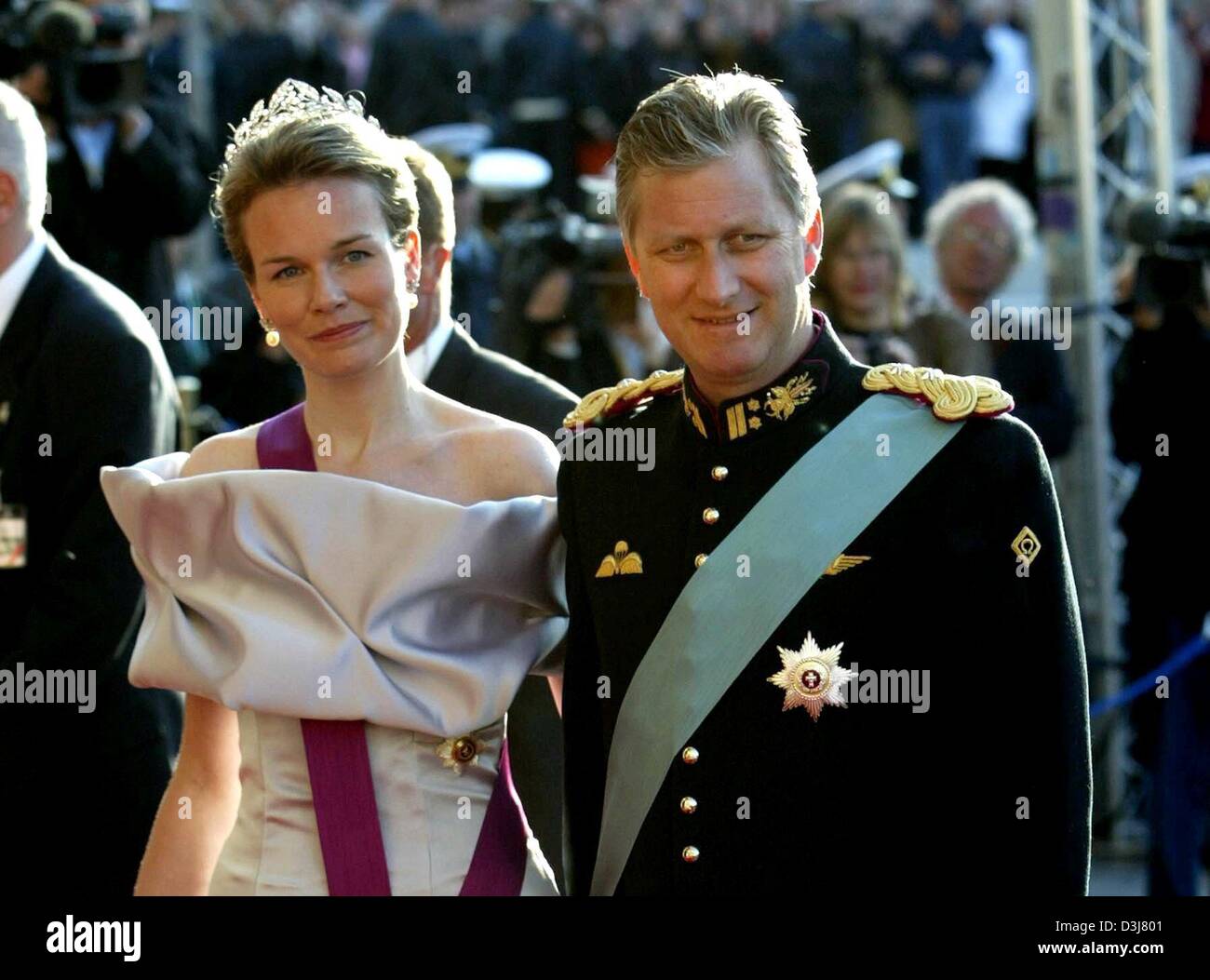 (dpa) - On the eve of the wedding of Crown Prince Frederik of Denmark and Mary Donaldson, Crown Princess Mathilde and Crown Prince Philippe of Belgium arrive for a gala at the Royal Theatre in Copenhagen, Denmark, 13 May 2004. Stock Photo