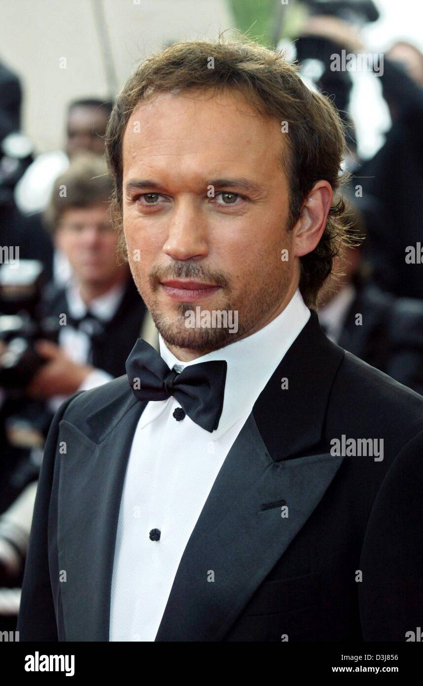 (dpa) - Spanish actor Vincent Perez arrives for the opening of the 57th ...