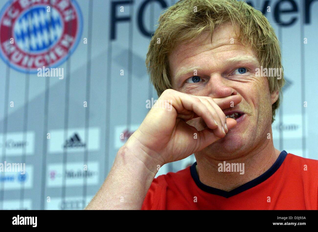 Sports spo soccer rubbing nose germany hi-res stock photography and ...