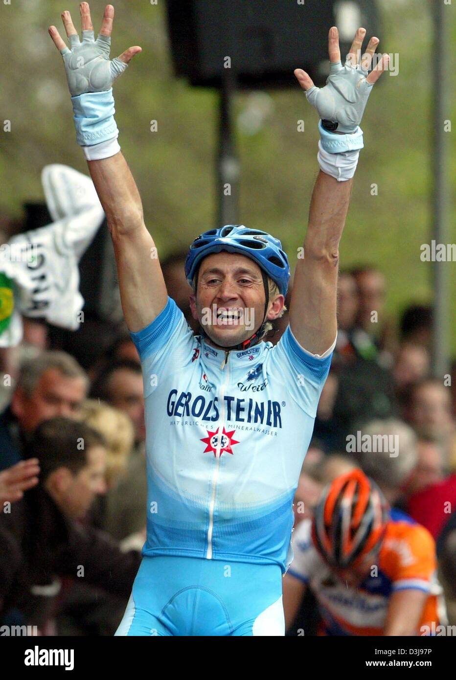 (dpa) - The 32-year-old Italian cyclist Davide Rebellin of the team ...