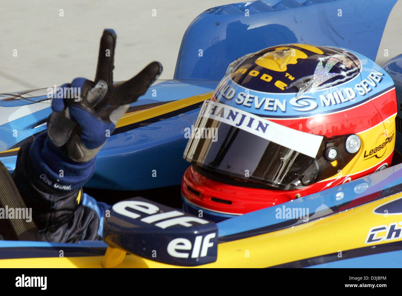dpa) - Spanish Formula One driver Fernando Alonso (Renault) pictured after  winning the Grand Prix of Bahrain at the Formula One track near Manama,  Bahrain, 3 April 2005 Stock Photo - Alamy
