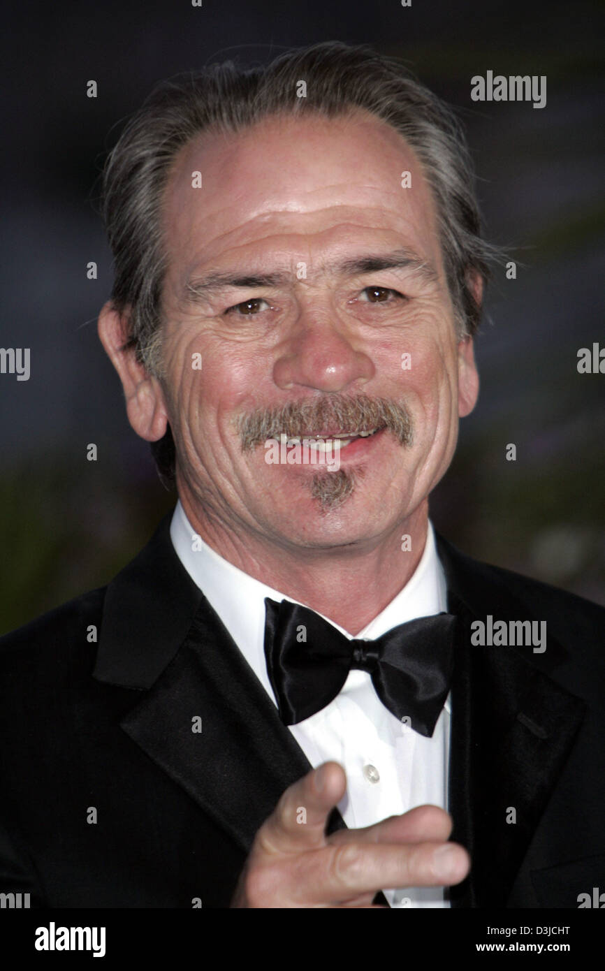 (dpa) - US-Actor Tommy Lee Jones attends the Closing Ceremony of the 58th International Cannes Film Festival in Cannes, France, 21 May 2005. He was awarded Best Actor. Stock Photo