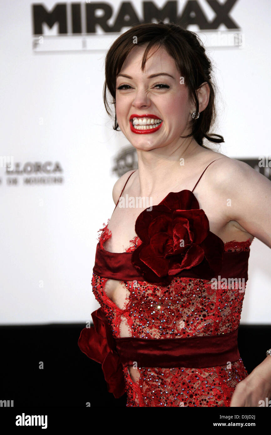 (dpa) - US American-Italian actress Rose McGowan attends the amfAR Party 'Cinema Against AIDS 2005'  during the 58th International Cannes Film Festival in Mougins, France, 19 May 2005. Stock Photo