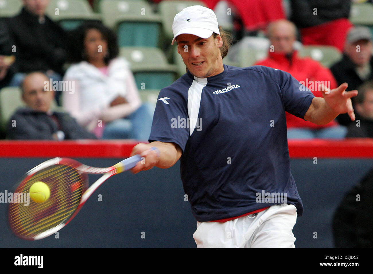 Dpa argentinian tennis pro gaudi hi-res stock photography and images - Alamy