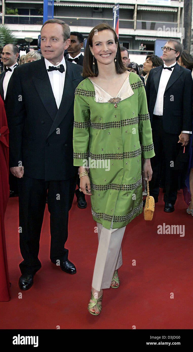 (dpa) - French actress Carole Bouquet (R) smiles on arrival for the 58th International Film Festival in Cannes, France, 11 May 2005. Stock Photo