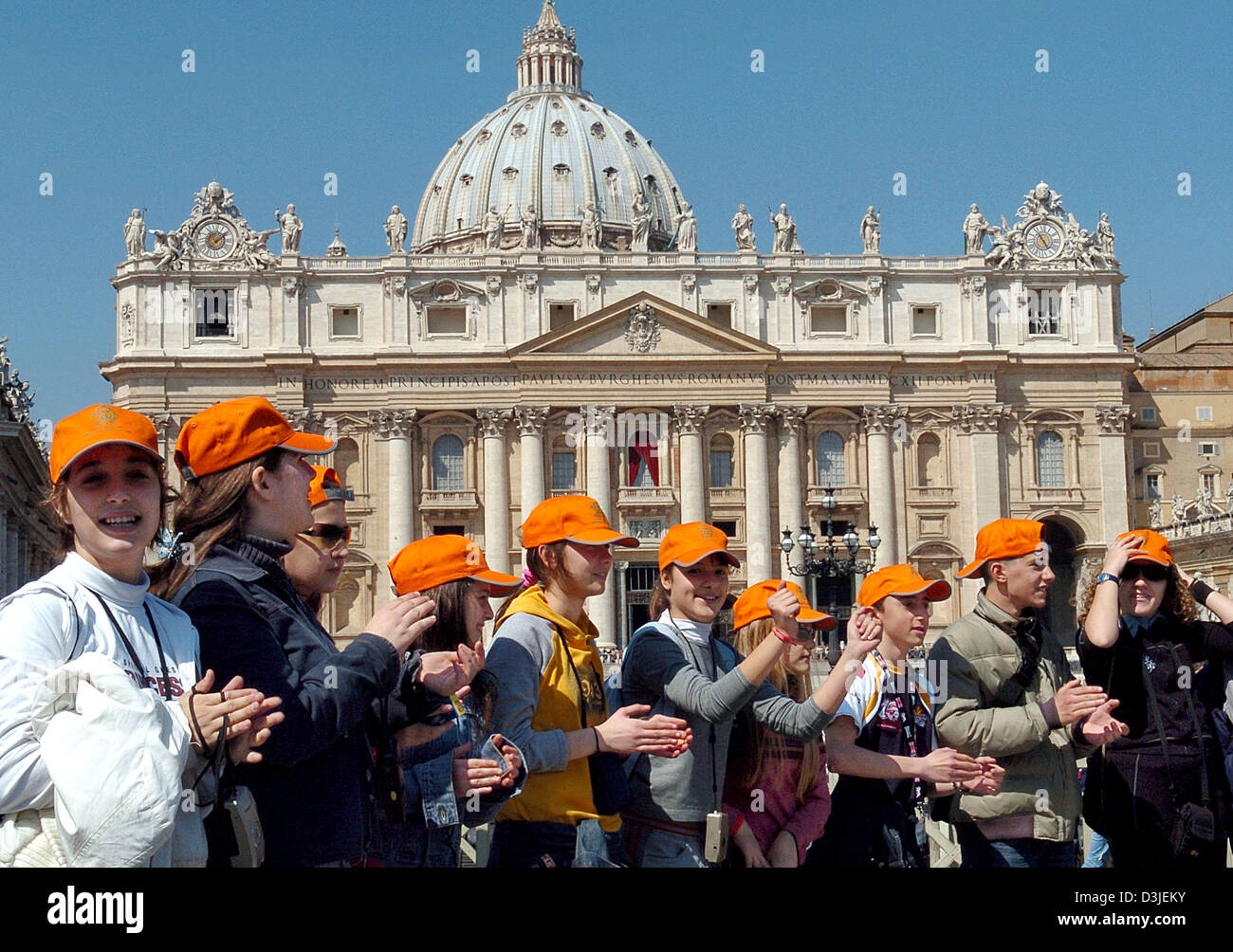Calpping hands hires stock photography and images Alamy