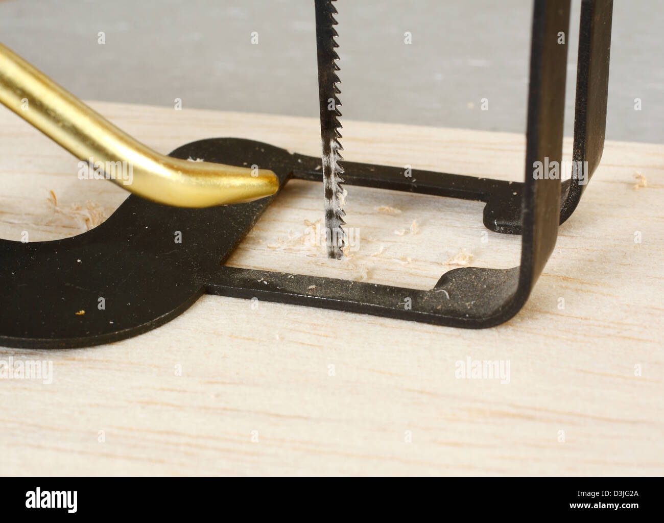 Bandsaw blade cut wood, close up Stock Photo Alamy