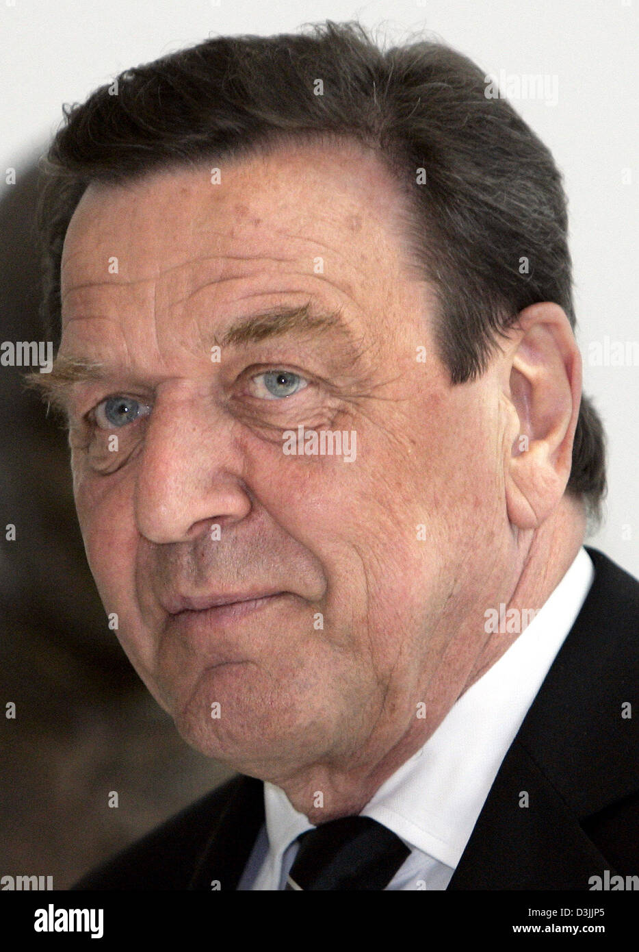 (dpa) - German Chancellor Gerhard Schroeder (SPD) pictured in Berlin ...