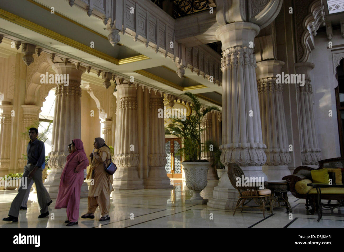 (dpa) - The photo shows the entrance hall of the luxurious hotel 'Leela Palace' in Bangalore, India, 3 February 2005. The hotel is one of India's most expensive lodgings. Stock Photo