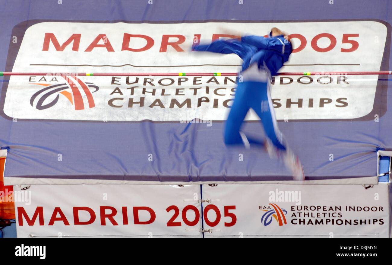 (dpa) - An athlete trains for the high jump event at the Palacio de Deportes de la Comunidad de Madrid sports centre in Madrid, Spain, Thursday 03 March 2005. 583 athletes from 43 countries will compete against each other during the European Indoor Athletics Championships held there from 4 March until 6 March 2005. Stock Photo