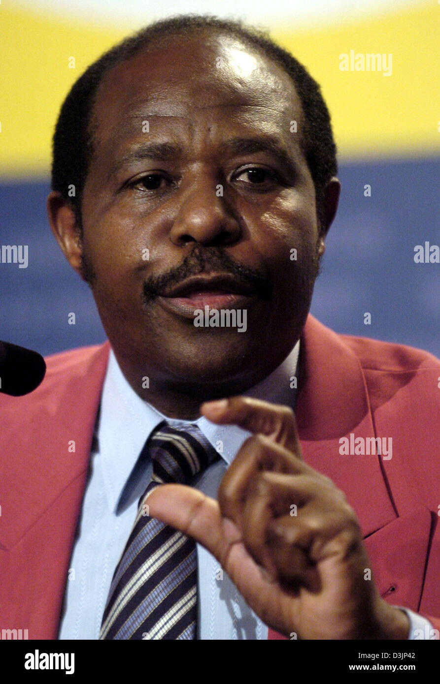 (dpa) - Rwanda's hotel manager Paul Rusesabagina, who provided the model for the film 'Hotel Rwanda', talks during the Berlinale press conference in Berlin, Germany, 11 February 2005. The film runs in the competition of the International Film Festival. Stock Photo