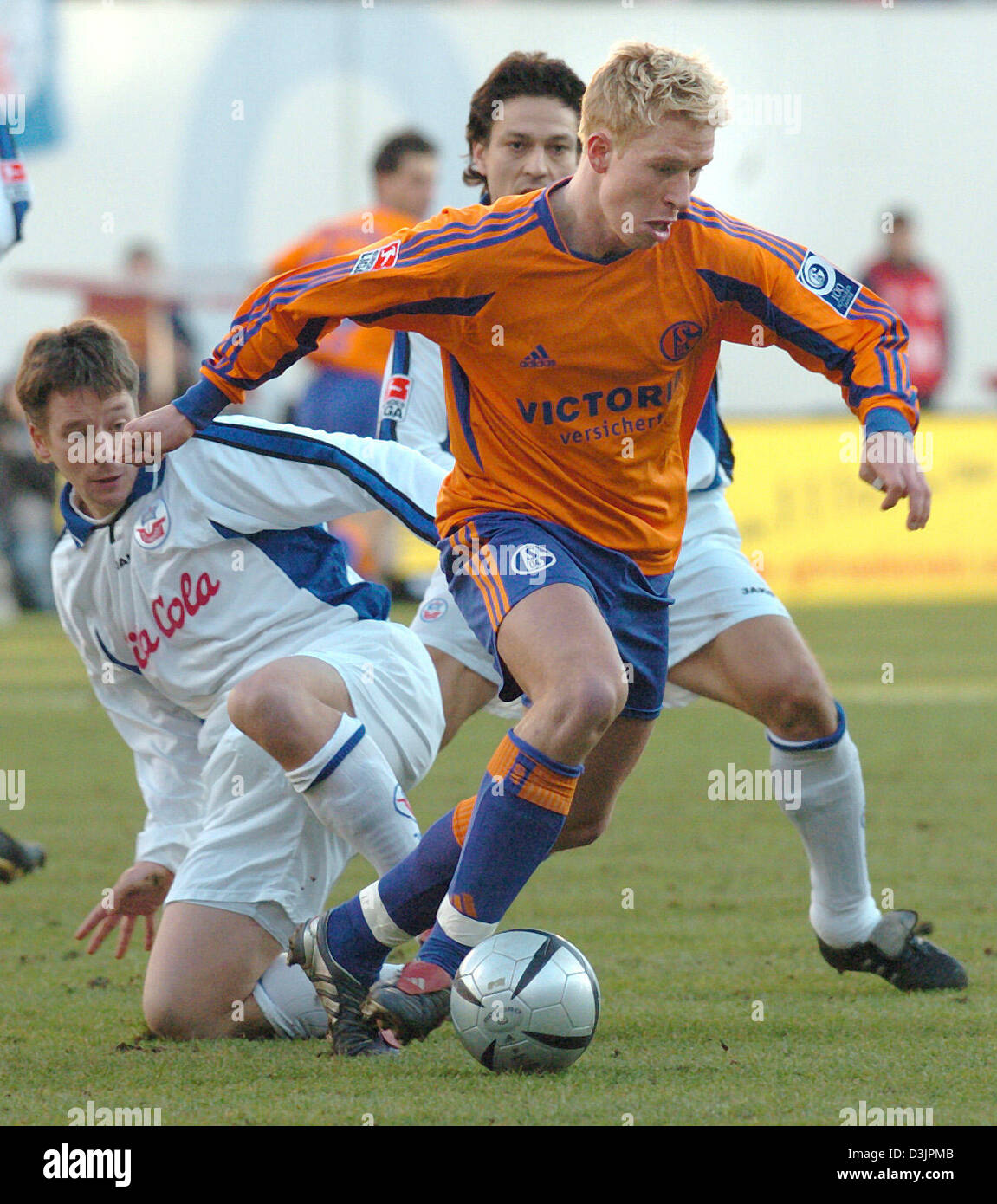 Sports spo soccer duel ball dribble run rush bundesliga germany hi-res ...