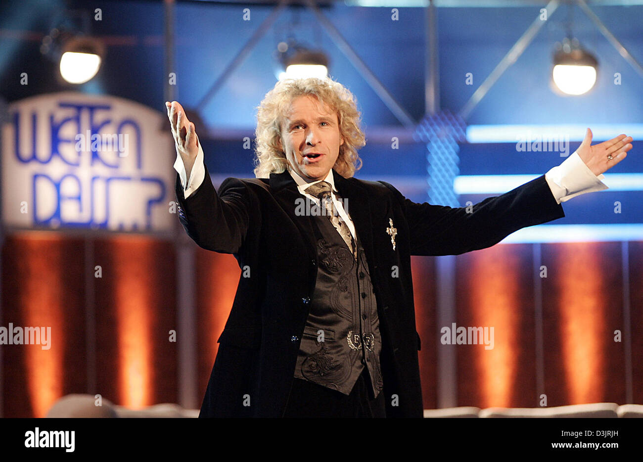 (dpa) Thomas Gottschalk hosts his popular TV show 'Wetten dass
